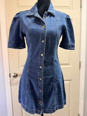 sincerely jules denim dress Mini denim dress outfit idea